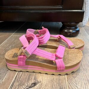 REEF Barbie Pink Edition Sandals Size 8.5